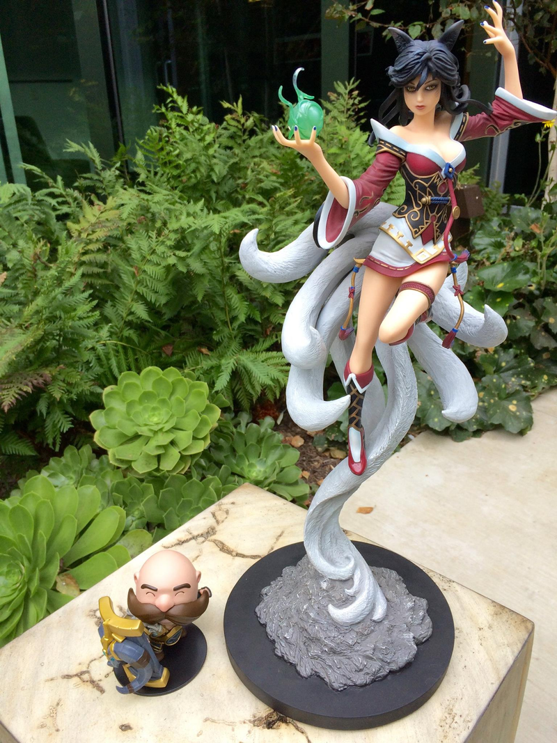 Illustration for article titled Riot Delays League Of Legends Statue Because Fans Hate Its Face